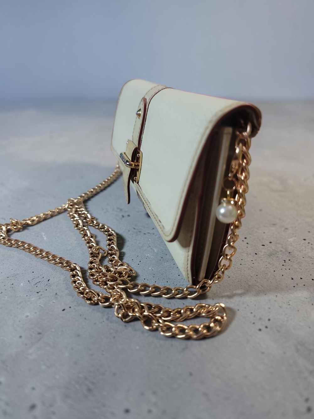 Louis Vuitton Suhali Leather Le Favori Wallet With Chain Preloved With Dusty - Picture 2 of 13